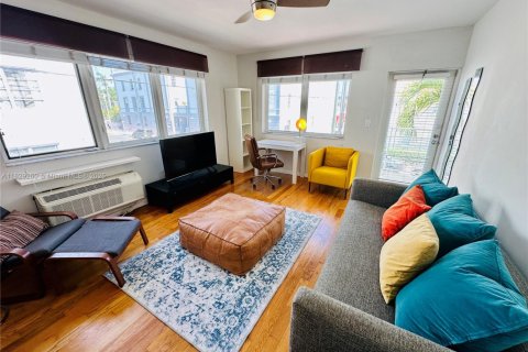 Condo in Miami Beach, Florida  № 1800852 - photo 8