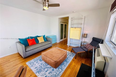 Condo in Miami Beach, Florida  № 1800852 - photo 6