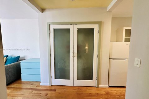 Condo in Miami Beach, Florida  № 1800852 - photo 10
