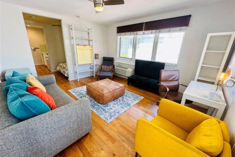 Condo in Miami Beach, Florida  № 1800852 - photo 4