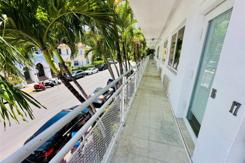 Condo in Miami Beach, Florida  № 1800852 - photo 2