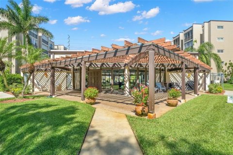 Condominio en venta en Clearwater, Florida, 2 dormitorios, 104.05 m2 № 2200070 - foto 3