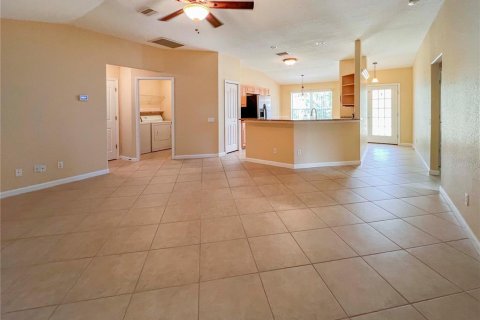 Casa en alquiler en North Port, Florida, 3 dormitorios, 142.79 m2 № 1915210 - foto 2