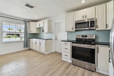 Casa en venta en Plant City, Florida, 4 dormitorios, 143.53 m2 № 1613794 - foto 12