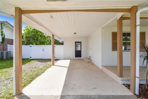 Casa en venta en Plant City, Florida, 4 dormitorios, 143.53 m2 № 1613794 - foto 6