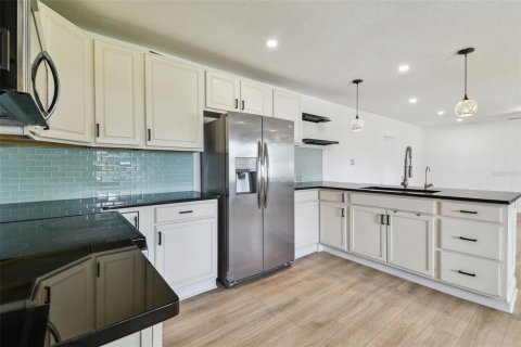 Casa en venta en Plant City, Florida, 4 dormitorios, 143.53 m2 № 1613794 - foto 16