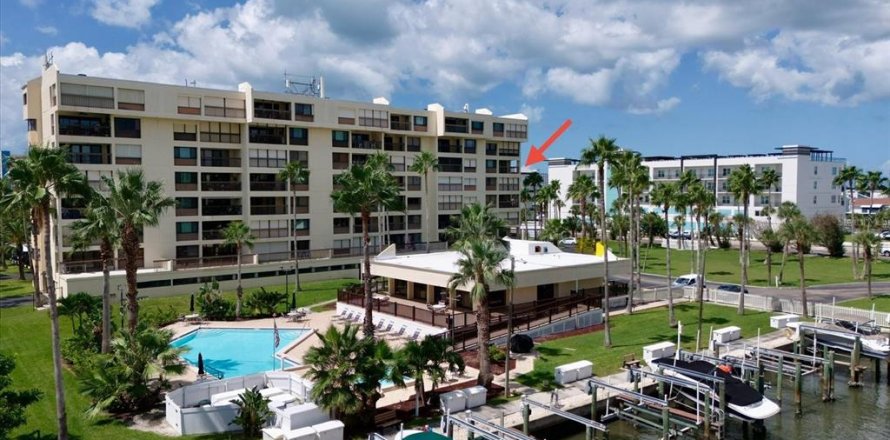 Condo à Madeira Beach, Floride, 2 chambres № 1900117