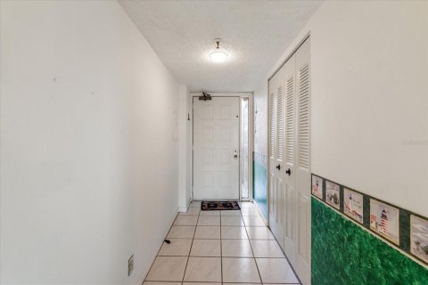 Condo in Madeira Beach, Florida, 2 bedrooms  № 1900117 - photo 6