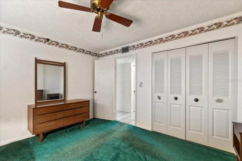 Condo in Madeira Beach, Florida, 2 bedrooms  № 1900117 - photo 14