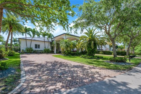 Villa ou maison à vendre à Palmetto Bay, Floride: 6 chambres, 418.06 m2 № 1763924 - photo 17