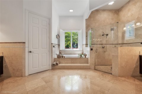 Villa ou maison à vendre à Palmetto Bay, Floride: 6 chambres, 418.06 m2 № 1763924 - photo 24