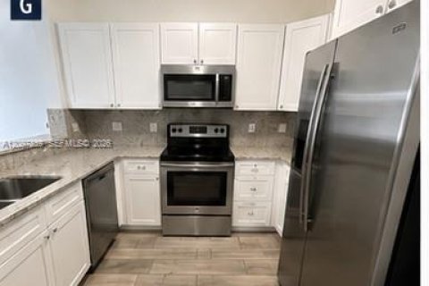 Copropriété à louer à Homestead, Floride: 3 chambres, 98.48 m2 № 2389796 - photo 2