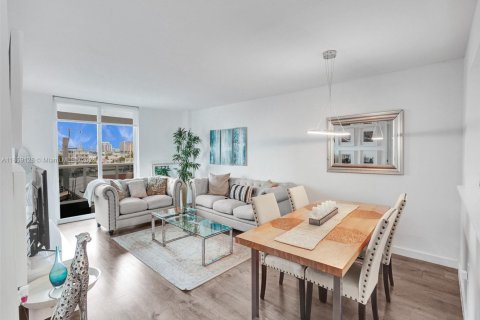 Condo in North Bay Village, Florida, 1 bedroom  № 1892880 - photo 10