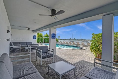 Condo in North Bay Village, Florida, 1 bedroom  № 1892880 - photo 29