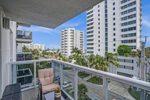 Condo in North Bay Village, Florida, 1 bedroom  № 1892880 - photo 23