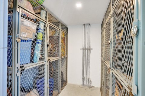 Condo in North Bay Village, Florida, 1 bedroom  № 1892880 - photo 27