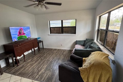 Casa en venta en Lakeland, Florida, 4 dormitorios, 141.21 m2 № 2105740 - foto 2