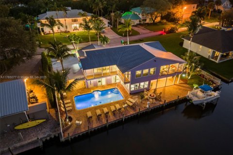 Villa ou maison à vendre à St. Lucie, Floride: 6 chambres, 333.52 m2 № 1862500 - photo 6