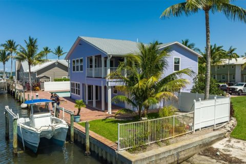Villa ou maison à vendre à St. Lucie, Floride: 6 chambres, 333.52 m2 № 1862500 - photo 21