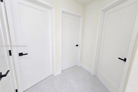 House in Hialeah, Florida 4 bedrooms, 129.78 sq.m. № 2033556 - photo 18