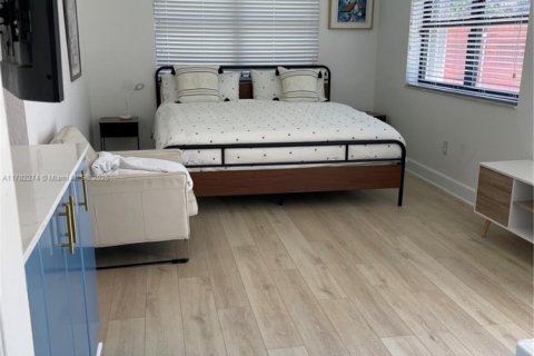 Casa en alquiler en Miami, Florida, 1 dormitorio, 74.32 m2 № 2054768 - foto 17