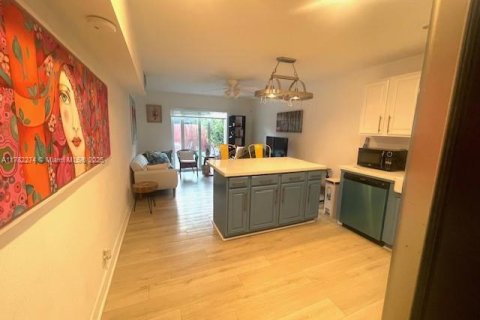 Casa en Miami, Florida 1 dormitorio, 74.32 m2 № 2054768