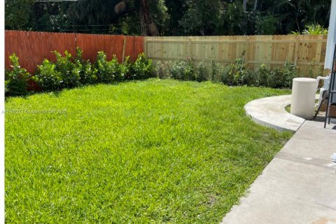 Casa en alquiler en Miami, Florida, 1 dormitorio, 74.32 m2 № 2054768 - foto 10