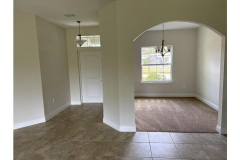 House in North Port, Florida 4 bedrooms, 192.03 sq.m. № 2239832 - photo 3