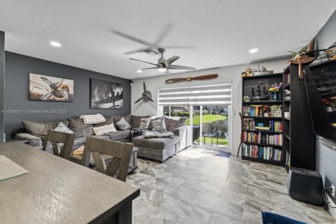 Touwnhouse à vendre à Tamarac, Floride: 2 chambres, 107.3 m2 № 1929237 - photo 13