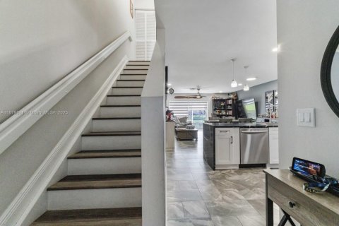 Touwnhouse à vendre à Tamarac, Floride: 2 chambres, 107.3 m2 № 1929237 - photo 19