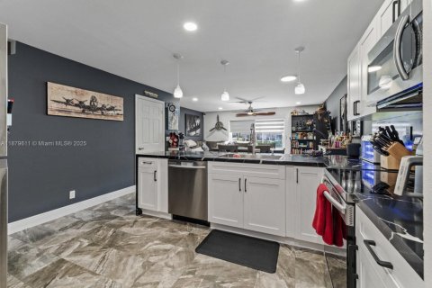 Touwnhouse à vendre à Tamarac, Floride: 2 chambres, 107.3 m2 № 1929237 - photo 8