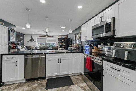 Touwnhouse à vendre à Tamarac, Floride: 2 chambres, 107.3 m2 № 1929237 - photo 7