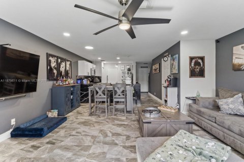 Touwnhouse à vendre à Tamarac, Floride: 2 chambres, 107.3 m2 № 1929237 - photo 16