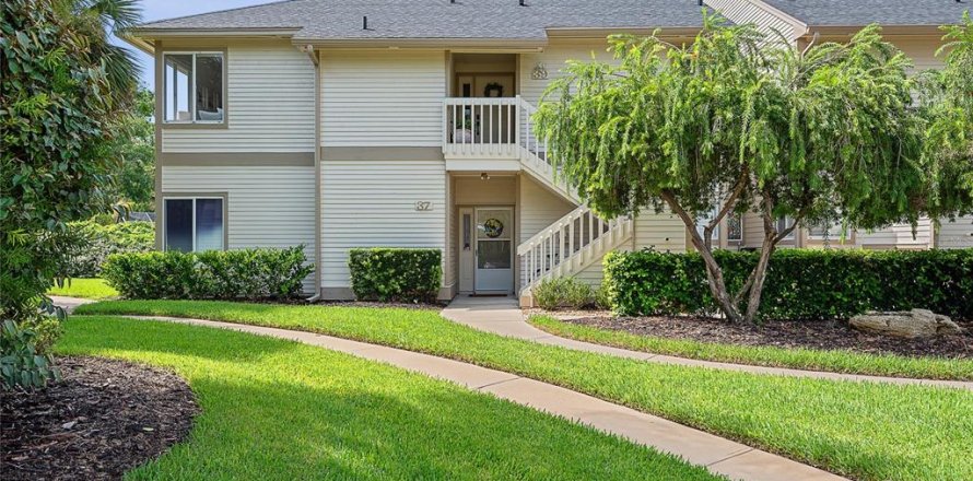 Condominio en Ormond Beach, Florida, 2 dormitorios № 2106428