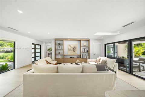 Casa en venta en Palmetto Bay, Florida, 5 dormitorios, 180.42 m2 № 1818152 - foto 12