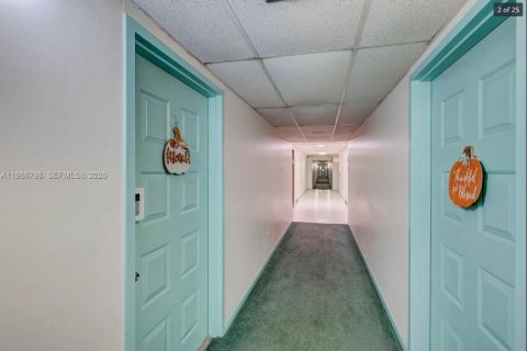 Condominio en venta en Lauderhill, Florida, 1 dormitorio, 77.39 m2 № 2048293 - foto 11