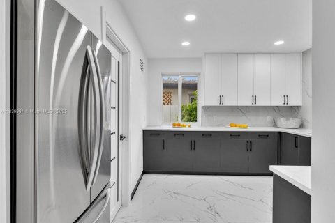 Villa ou maison à louer à Hollywood, Floride: 3 chambres, 144.37 m2 № 1833718 - photo 30