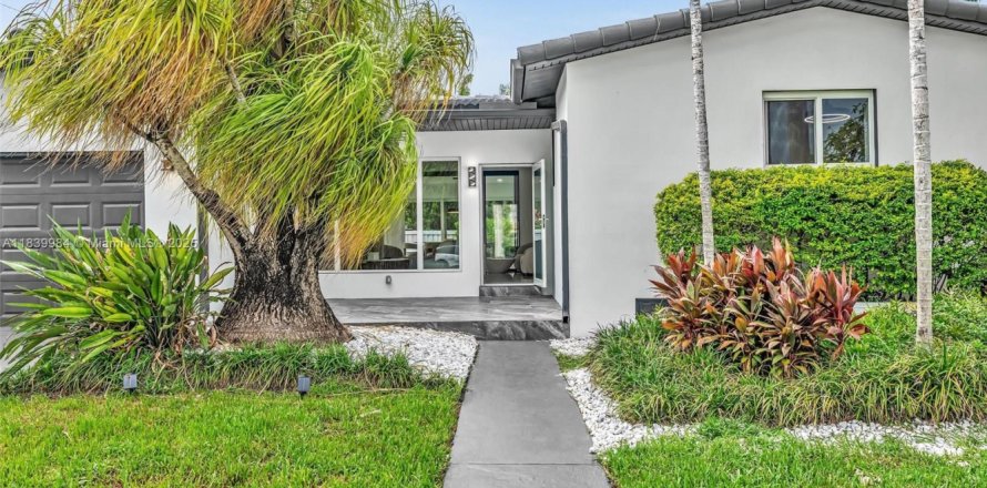 Villa ou maison à Hollywood, Floride 3 chambres, 144.37 m2 № 1833718