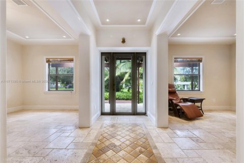 Villa ou maison à vendre à Miami, Floride: 4 chambres, 282.61 m2 № 1812231 - photo 2