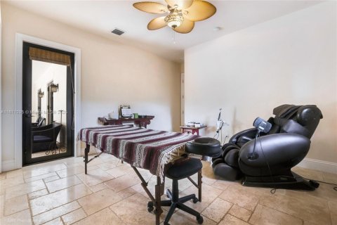 Villa ou maison à vendre à Miami, Floride: 4 chambres, 282.61 m2 № 1812231 - photo 12