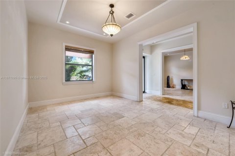 Villa ou maison à vendre à Miami, Floride: 4 chambres, 282.61 m2 № 1812231 - photo 3