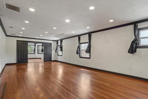 House in Longwood, Florida 5 bedrooms, 594.2 sq.m. № 2138857 - photo 28