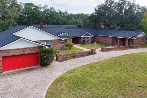 House in Longwood, Florida 5 bedrooms, 594.2 sq.m. № 2138857 - photo 3