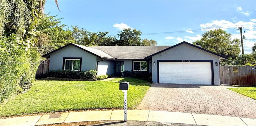 House in Davie, Florida 4 bedrooms, 228.17 sq.m. № 1809734