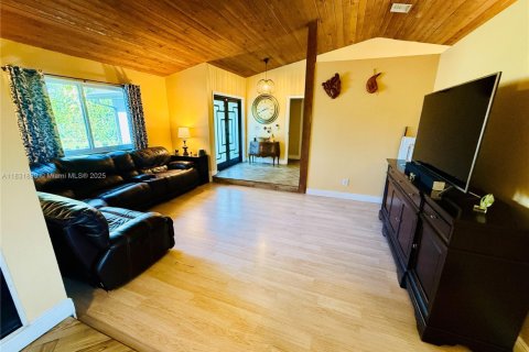 House in Davie, Florida 4 bedrooms, 228.17 sq.m. № 1809734 - photo 5