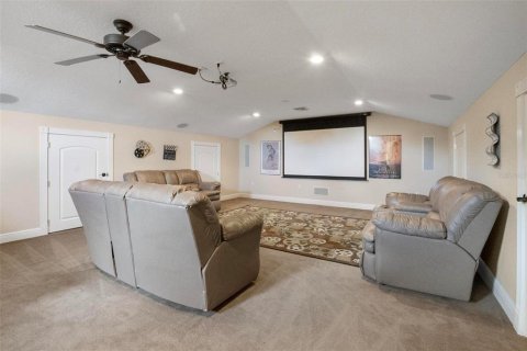 House in Winter Haven, Florida 5 bedrooms, 300.54 sq.m. № 2124340 - photo 25