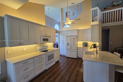 Casa en venta en Pembroke Pines, Florida, 4 dormitorios, 238.57 m2 № 2073645 - foto 10