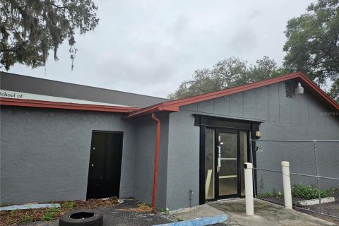 Propiedad comercial en venta en Seffner, Florida, 166.11 m2 № 1913108 - foto 1