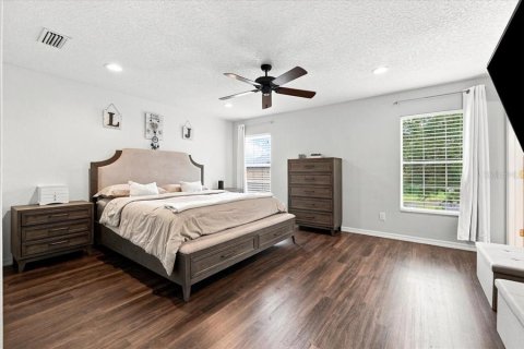 House in Riverview, Florida 3 bedrooms, 236.06 sq.m. № 2329363 - photo 16