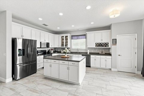 House in Riverview, Florida 3 bedrooms, 236.06 sq.m. № 2329363 - photo 12
